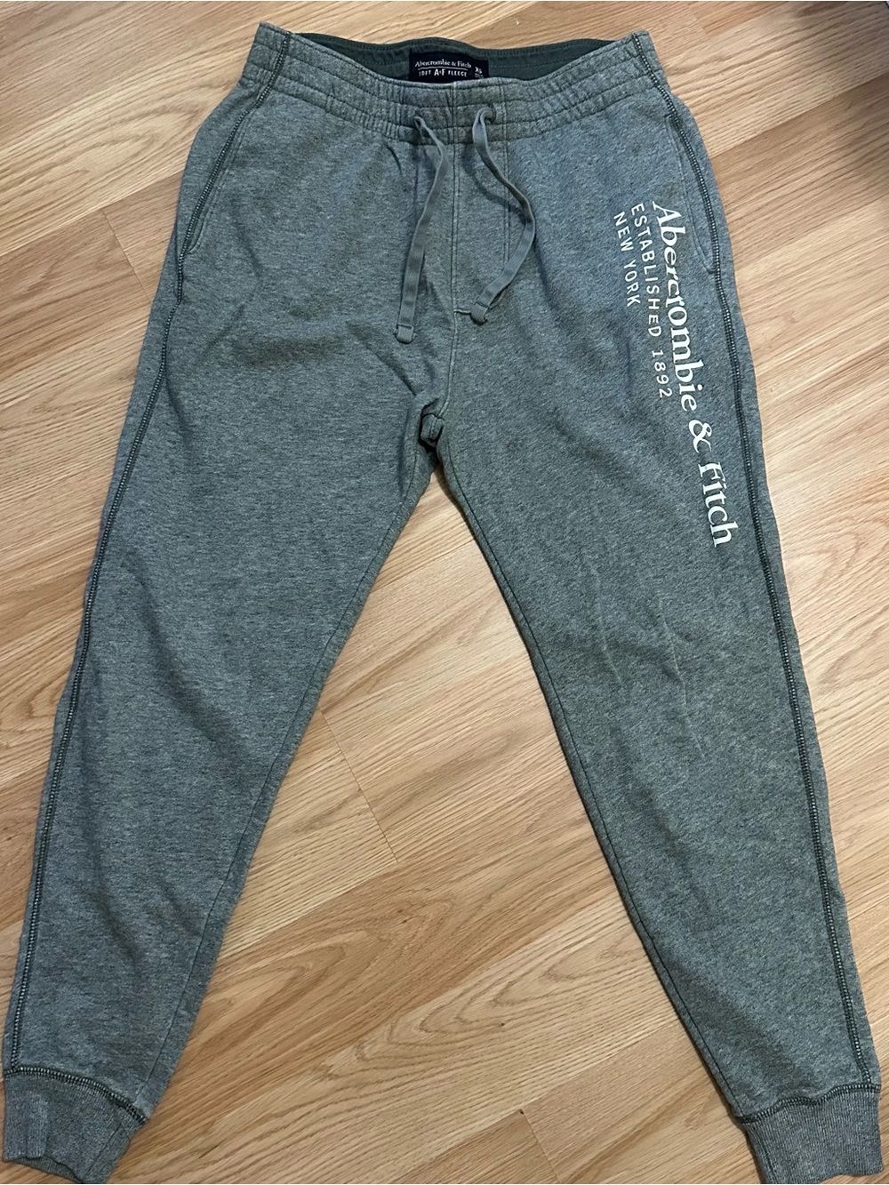 Abercrombie & Fitch Heather Gray Fleece Drawstring Joggers